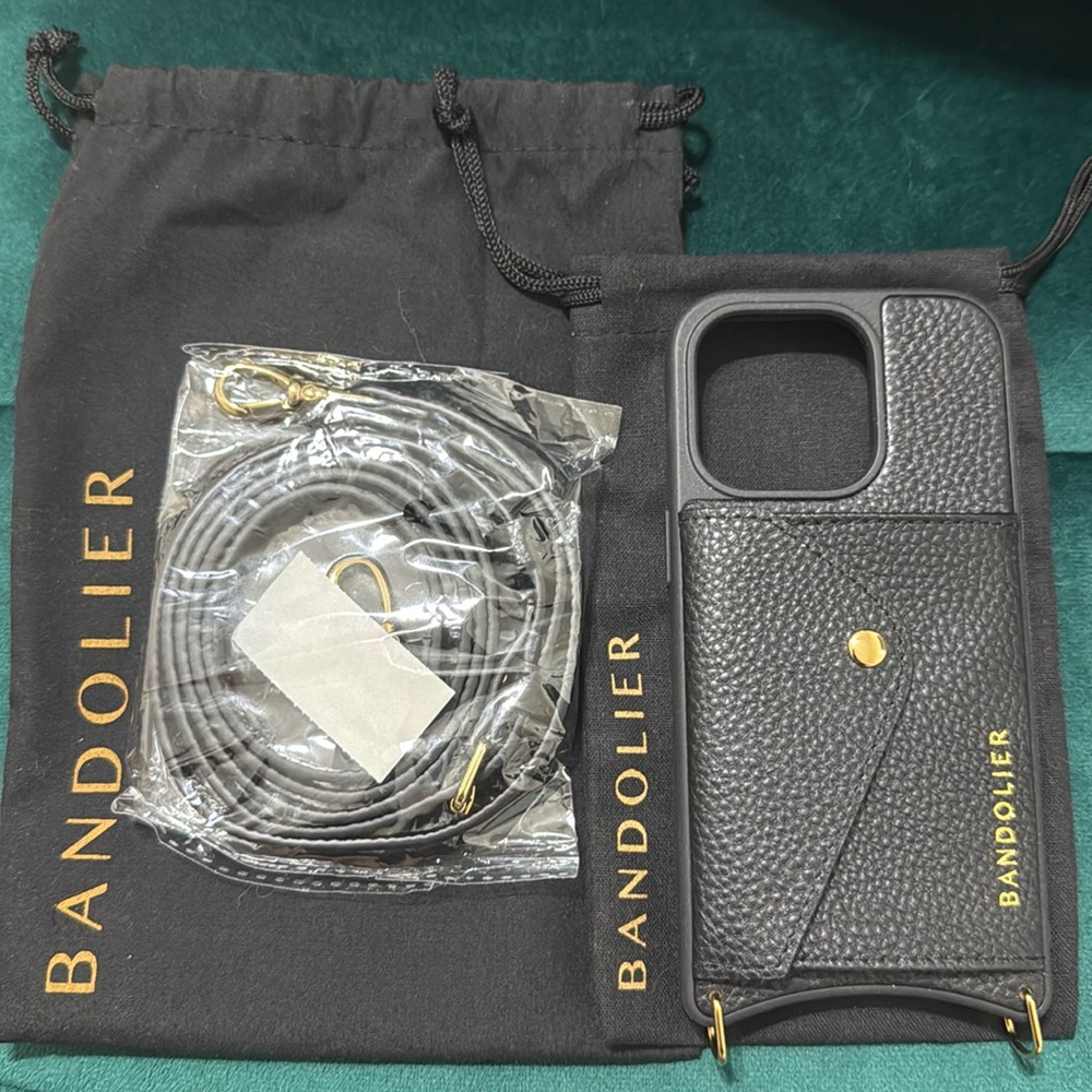 Bandolier iPhone 14 PRO Donna Case & Crossbody Strap Black/Gold